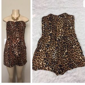EXPRESS ROMPER OFF SHOULDER SEXY LEOPARD PRINT