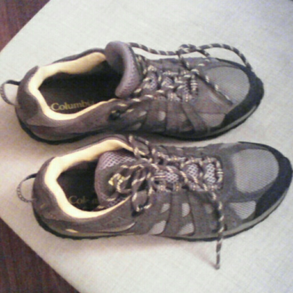 Colombia hiking sneakrrs