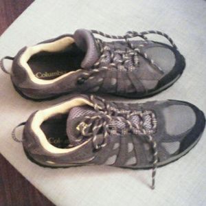 Colombia hiking sneakrrs