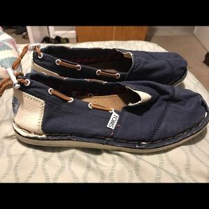 TOMS flats