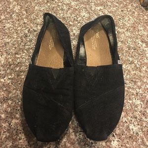 TOMS black slip ons - classic corduroy