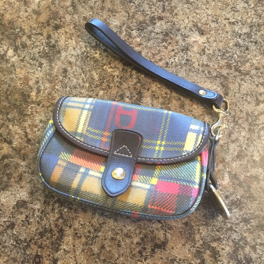 Dooney & Bourke wristlet