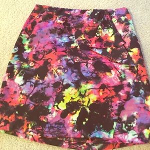 Vince Camuto multi colored short skirt