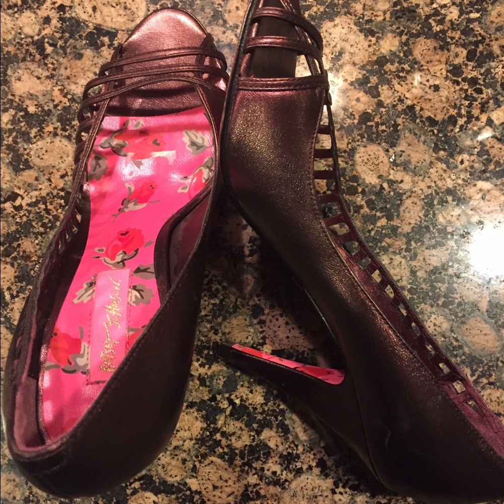 Betsey Johnson burgundy sandals