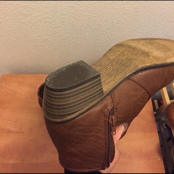 Brown booties - Picture 4 of 4