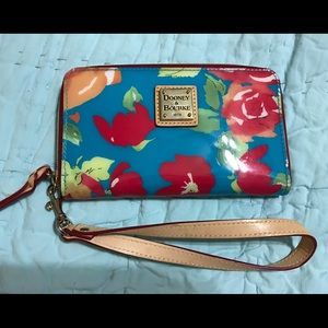 Dooney & Bourke wristlet