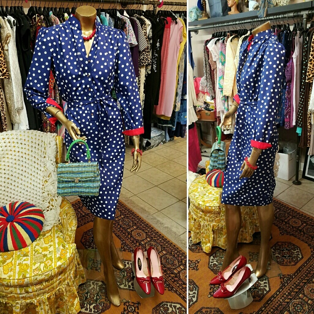 🛍SOLD🛍 Vintage Navy Polka-dot Shift Dress