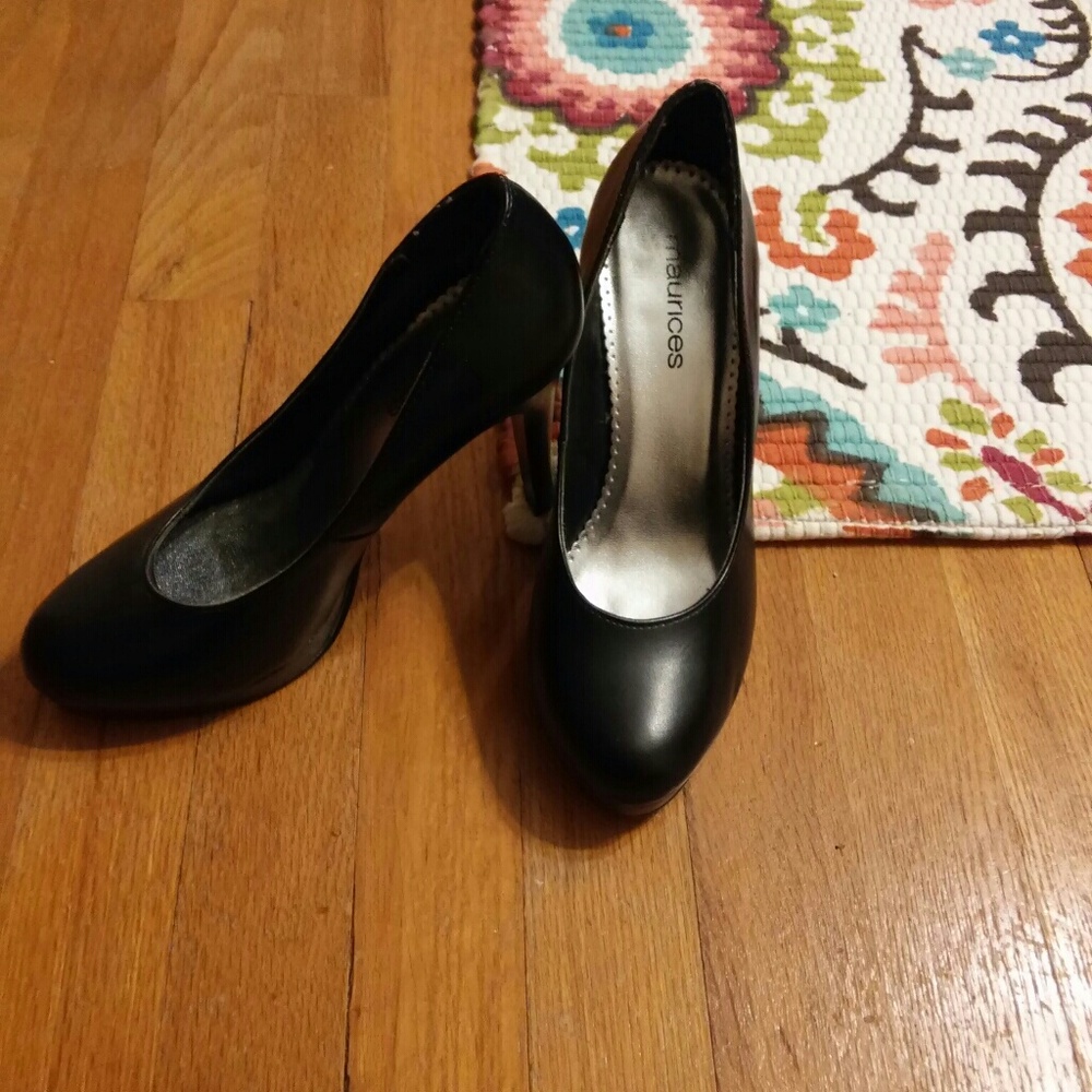 Maurices black pumps