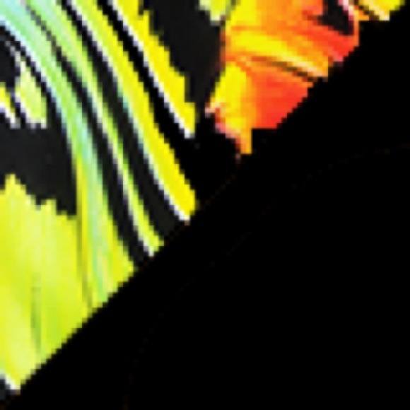 Fun colorful Leggings w/ pockets - Picture 3 of 3