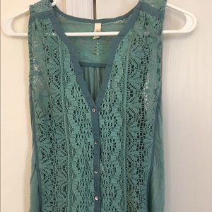 Tiny lace vest