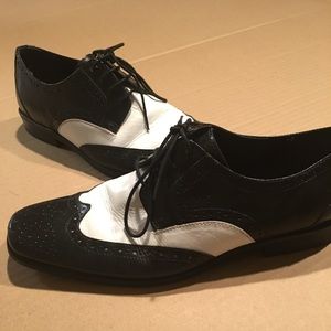 Stacy Adams black and white wingtip.
