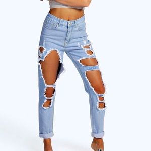 HIGH RISE DISTRESSED MOM JEANS