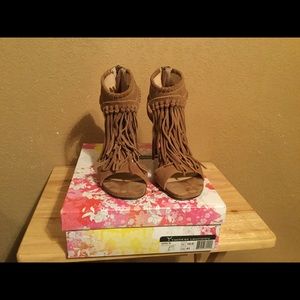 Chinese Laundry fringed shoes