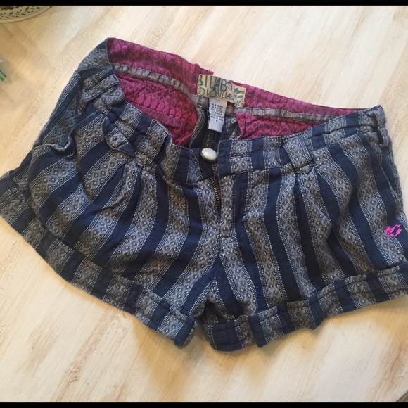 Billabong Shorts - Picture 1 of 4