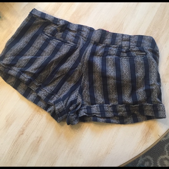 Billabong Shorts - Picture 4 of 4