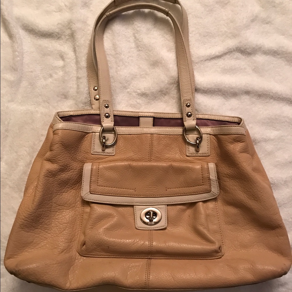 Vintage authentic Coach bag.