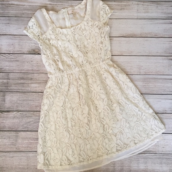 ModCloth Dresses & Skirts - Modcloth Cream Lace Dress