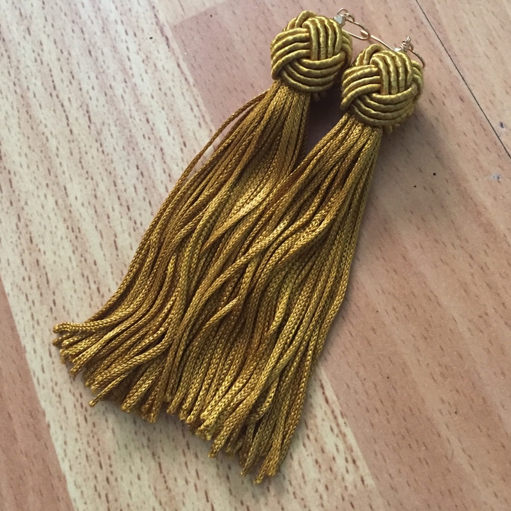 NEW VANESSA MOONEY ASTRID KNOTTED TASSEL EARRINGS