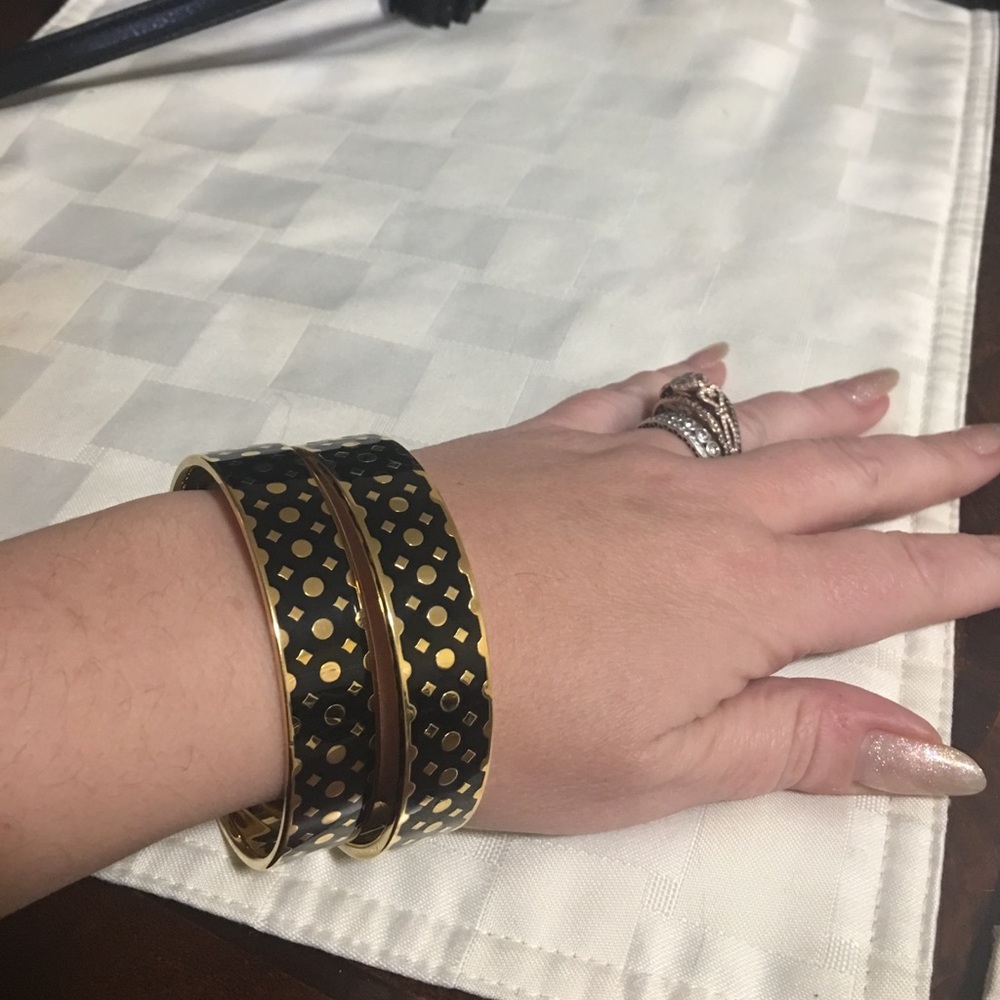 🎉BIJ&A HP🎉Ted Baker Clova Enamel Dot Bangle, - Picture 2 of 8