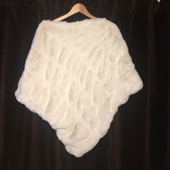 IVORY MINK COUTURE FAUX FUR PONCHO - Picture 2 of 3