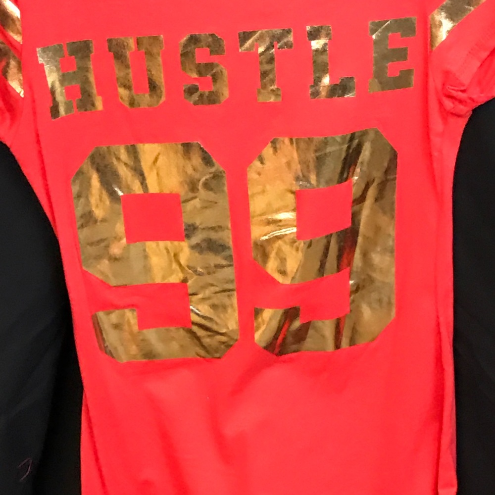 NEW. T-shirt - Hustle 99