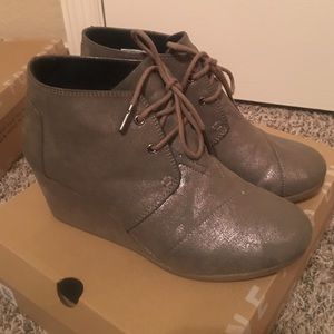 Toms Desert Wedge size 8