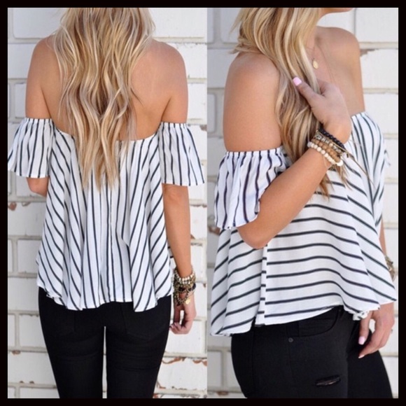 Tops - SALE 🖤1 LEFT‼️Striped off the Shoulder Top