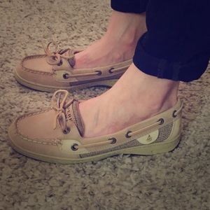 Angelfish tan, 6, worn once - never outside