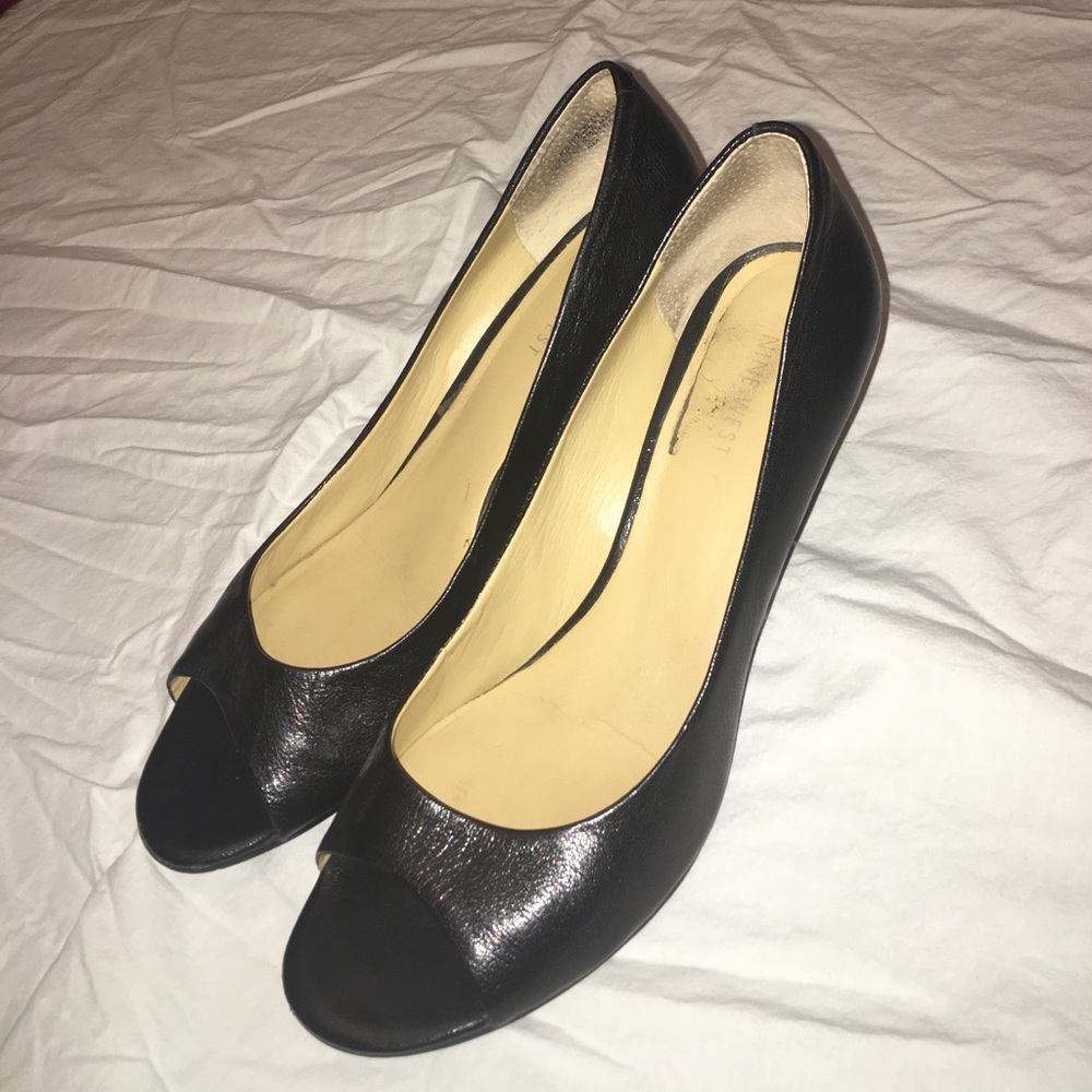 Nine West black leather wedges