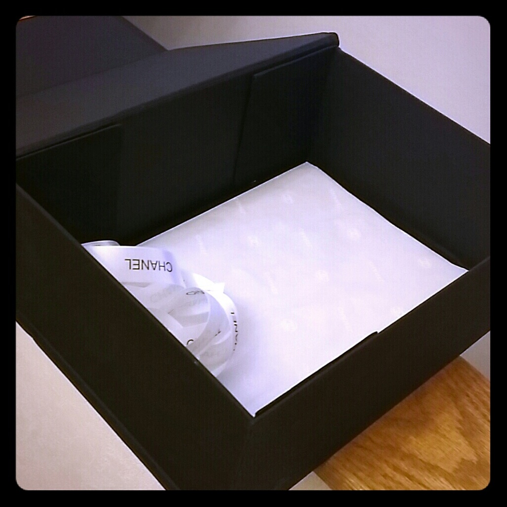 Auth Chanel Magnetic Box