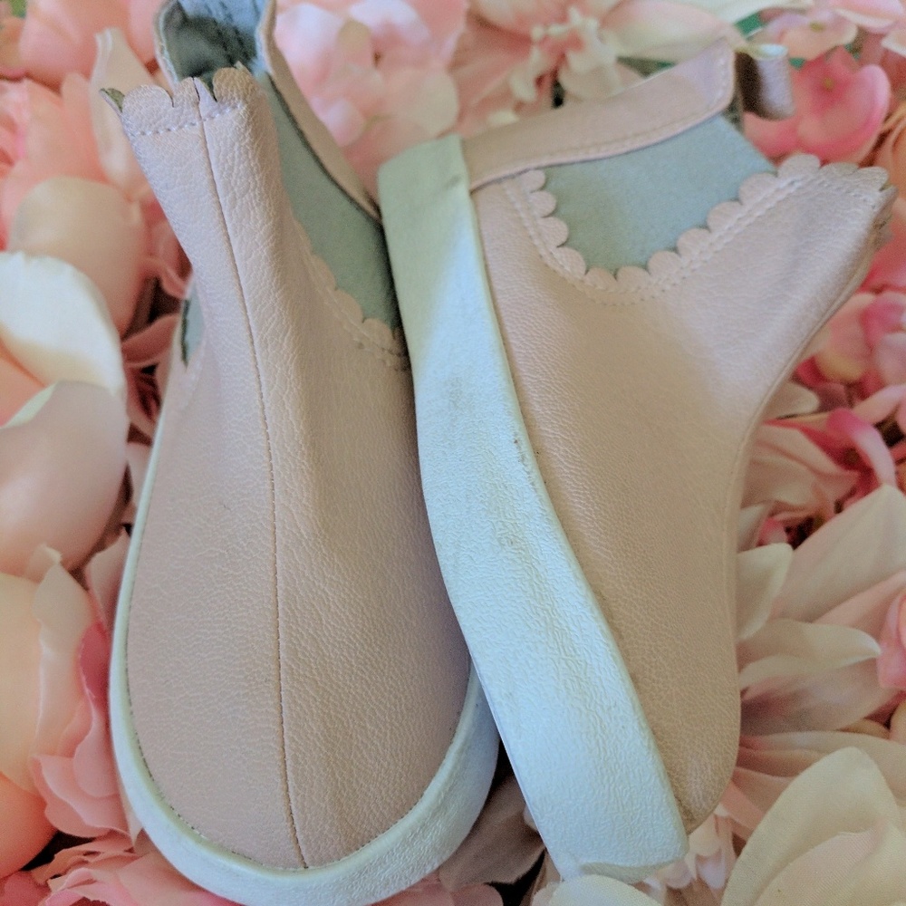 Blush pink size 24 (8) kids booties