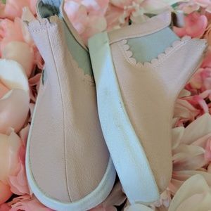 Blush pink size 24 (8) kids booties