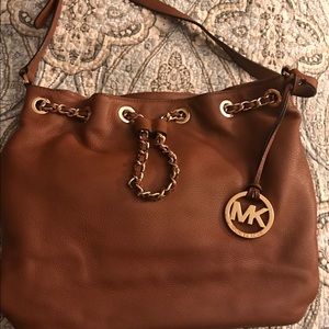 Michael kors bucket bag