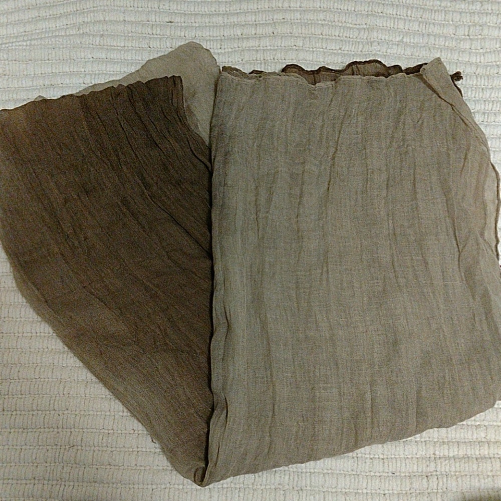 NWOT 🎉Sheer Scarf