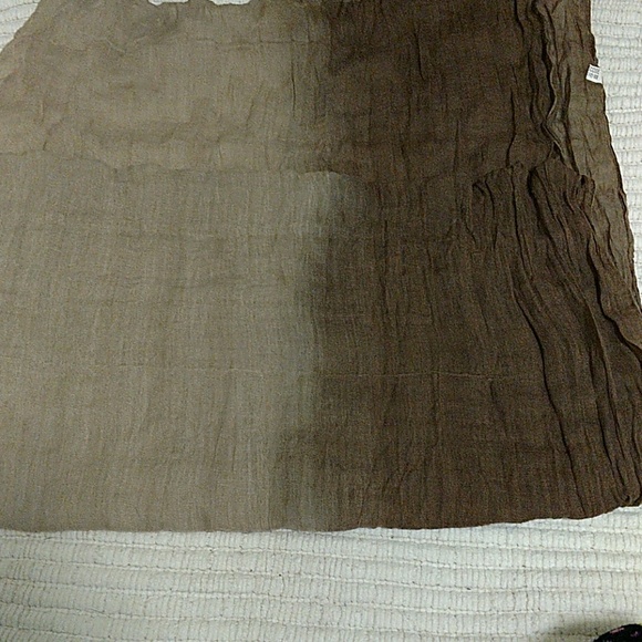 NWOT 🎉Sheer Scarf - Picture 2 of 2