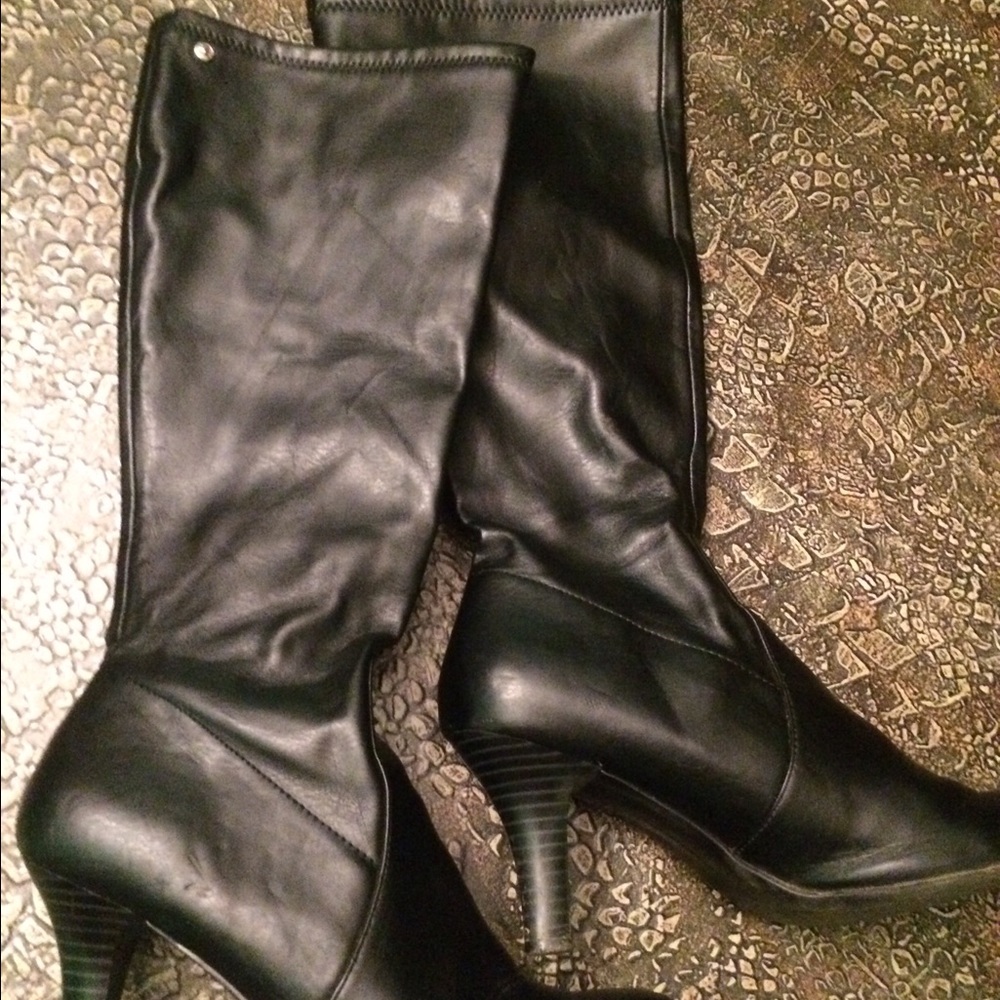 Tommy Hilfiger boots-Sz 8