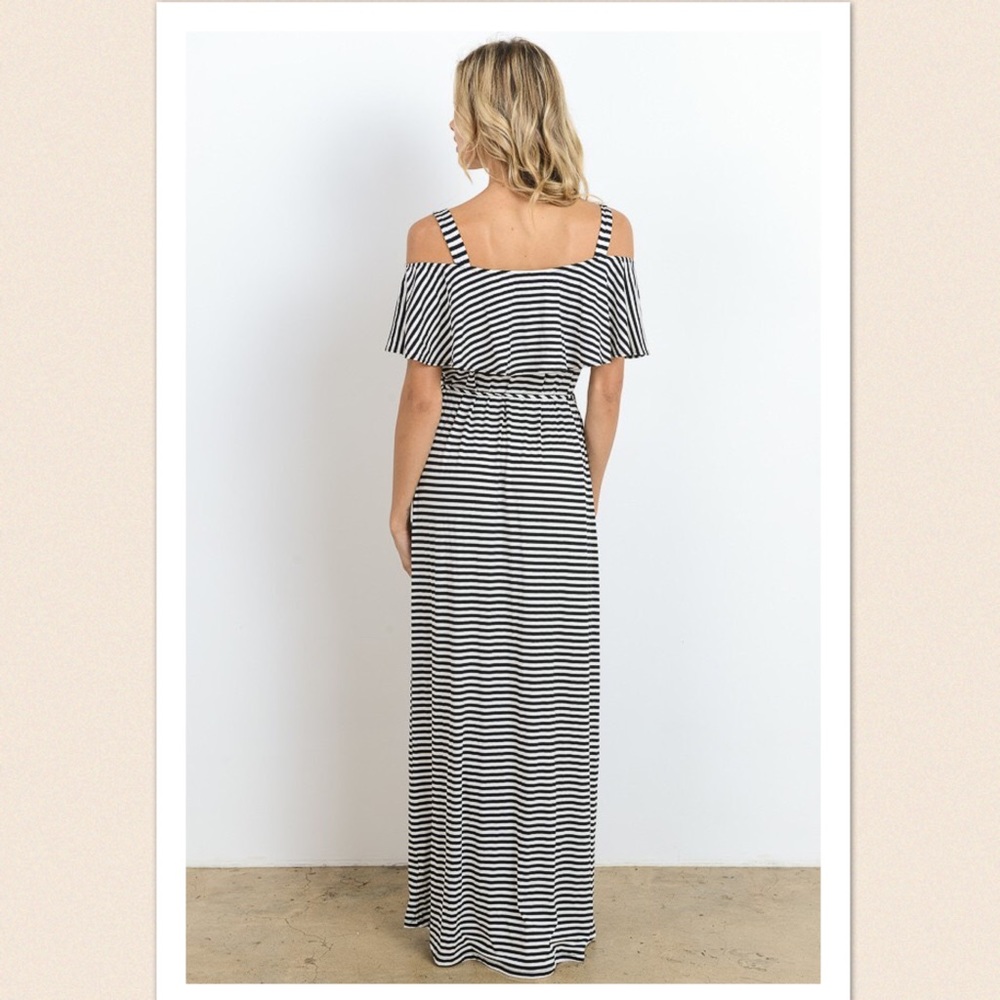 🆑GILLI Open Shoulder Maxi Dress - Picture 3 of 6