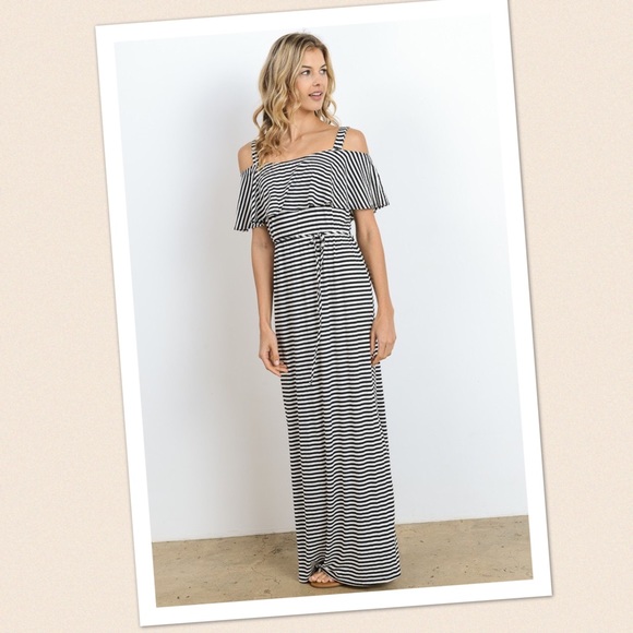 🆑GILLI Open Shoulder Maxi Dress - Picture 2 of 6