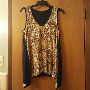 Sleeveless top. Karen Kane
