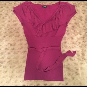 Fun and frilly v neck magenta sweater top