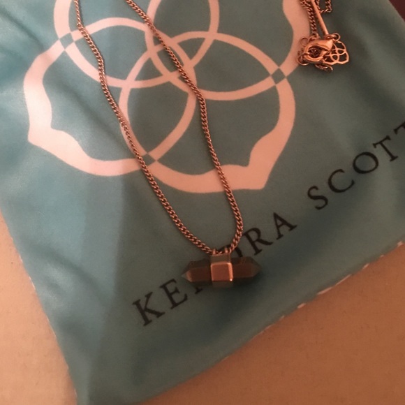 Kendra Scott Jewelry - Kendra Scott Pyrite rose gold necklace