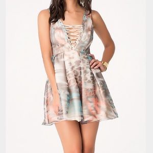 🔥NWT Bebe laceup print organza fit + flare dress