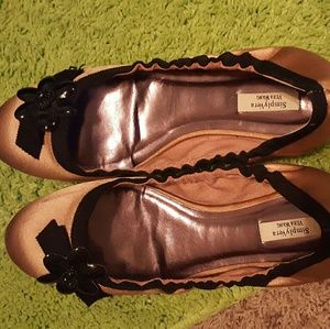 Vera Wang ballet flat shoes
