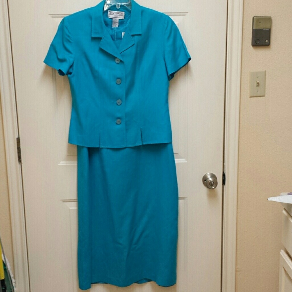 Jessica Howard shift dress and jacket