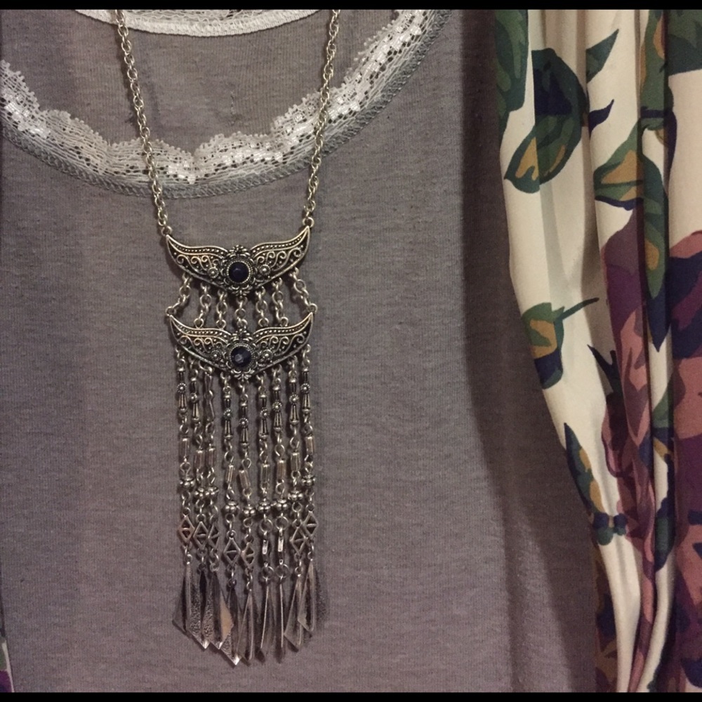 Metal Fringe Pendant Necklace