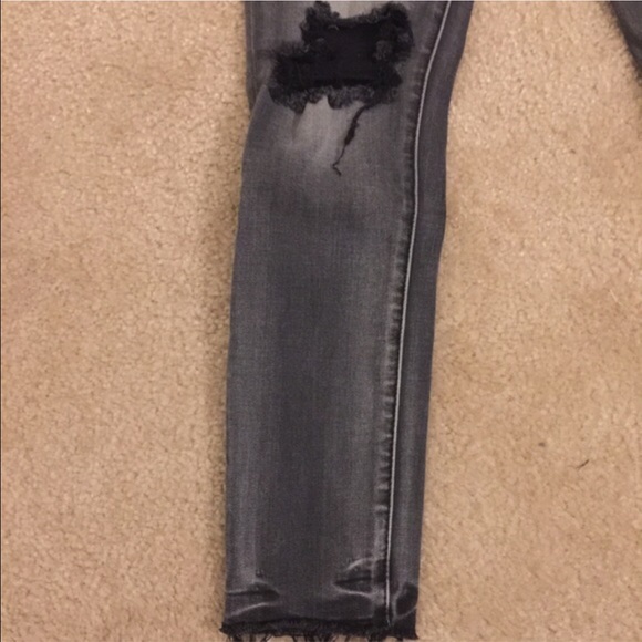 American Eagle skinny jeans 2S - Picture 3 of 4