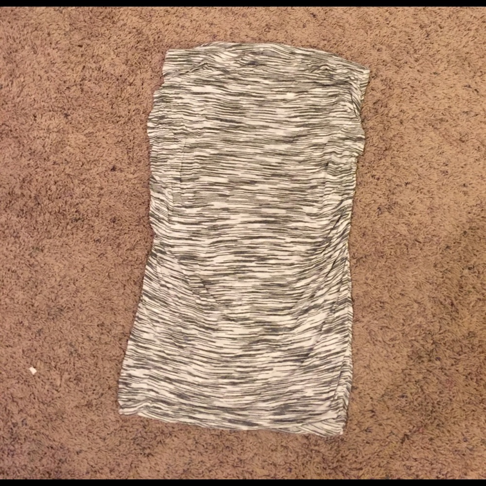 Skirt- flattering, like new black and white skirt!