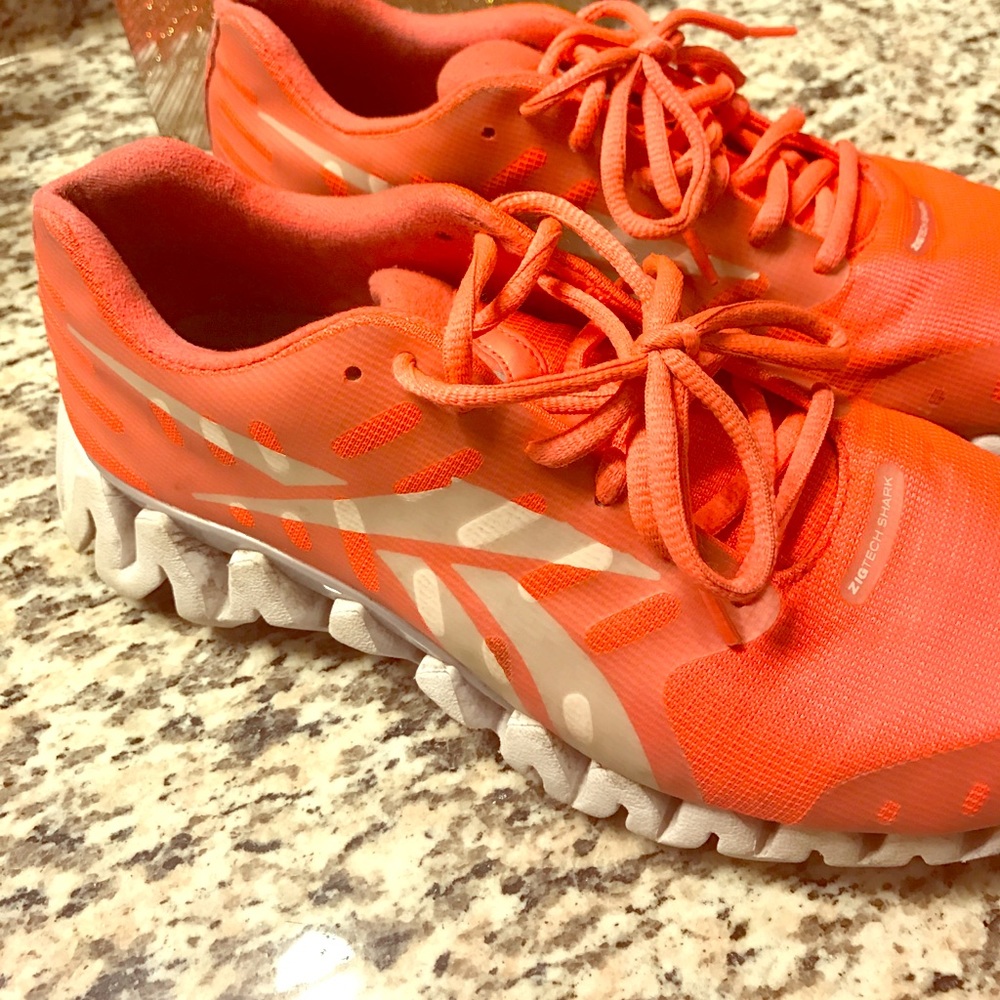 Comfortable Zig Tech Sharks!