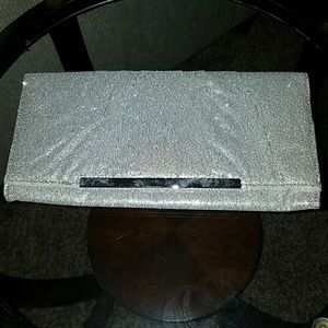 NEW YORK & COMPANY CLUTCH