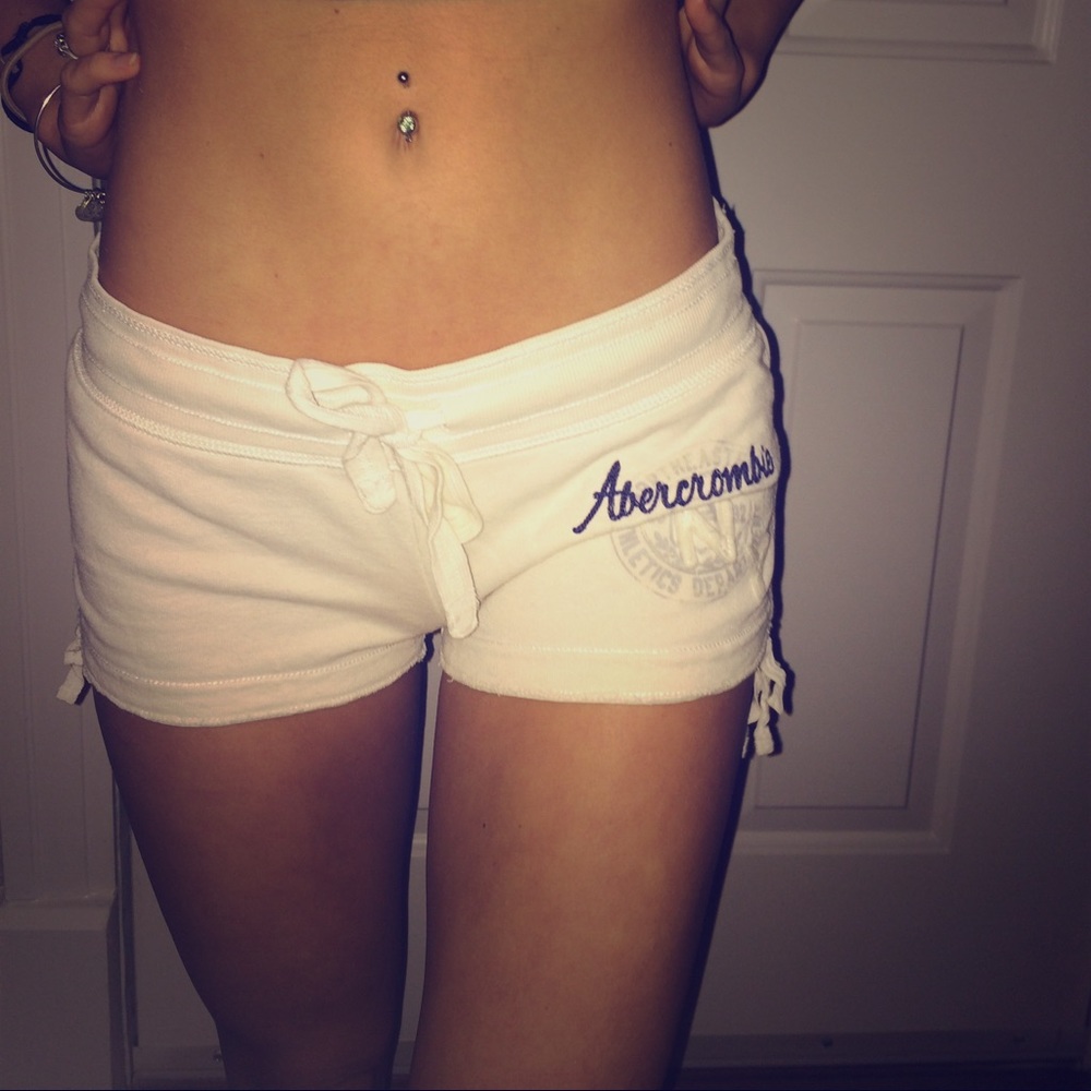 Abercrombie white super soft shorts!